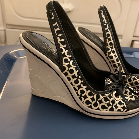 Coach women’s wedges size 5.5 - Picture 3 of 5